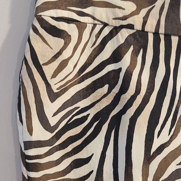 Chico's SO SLIMMING ZEBRA-PRINT CROP PANTS - Picture 5 of 10